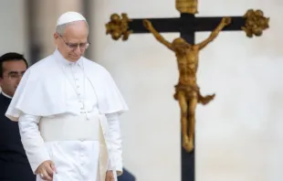 Papa Leão XIV na praça de São Pedro, no Vaticano.