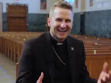 O bispo de Joliet, Illinois, EUA, Ronald Hicks.