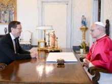 O presidente de Israel, Isaac Herzog, visita o papa Leão XIV no Vaticano em 4 de setembro de 2025.