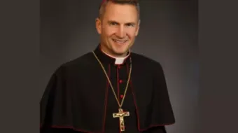 Retrato oficial do bispo de Joliet, Illinois, EUA, Ronald Hicks.