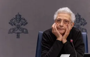 Agnese Moro tinha 25 anos de idade quando as Brigadas Vermelhas assassinaram seu pai, então primeiro-ministro da Itália, em 1978.