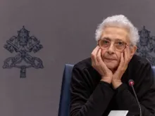 Agnese Moro tinha 25 anos de idade quando as Brigadas Vermelhas assassinaram seu pai, então primeiro-ministro da Itália, em 1978.