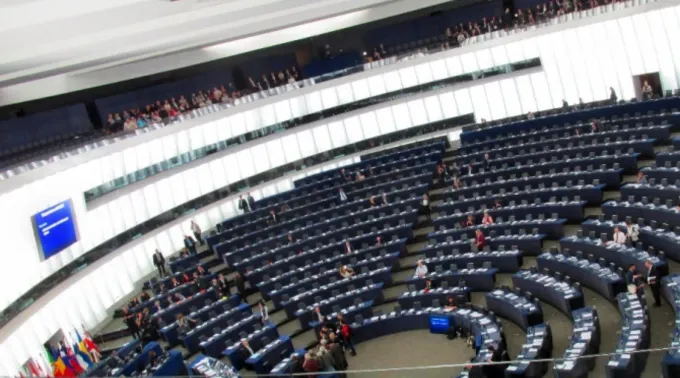 O Parlamento Europeu em Estrasburgo, França ?? 