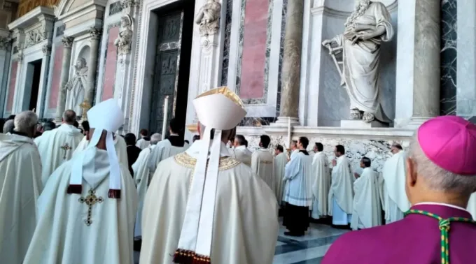 Fechamento da porta santa da basílica de São Paulo Fora dos Muros, em Roma, em 28 de dezembro de 2025 ?? 