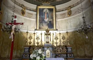 Interior do santuário da Madonna dei Fiori.
