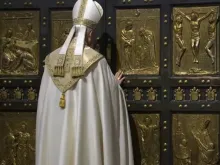 Papa Leão XIV fecha hoje (6) a porta santa da basílica de São Pedro, no Vaticano, encerrando o Jubileu da Esperança 2025.