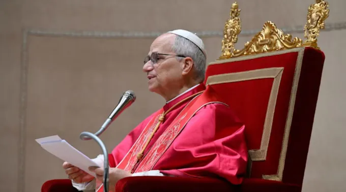 Papa Leão XIV discursa para embaixadores e outros representantes diplomáticos junto à Santa Sé no Palácio Apostólico, no Vaticano, em 9 de janeiro de 2026 ?? 