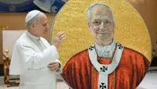 Leão XIV recebe mosaico com seu retrato para a basílica de São Paulo Fora dos Muros