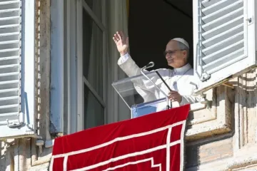 Papa Leão XIV na varanda do Palácio Apostólico, no Vaticano, em 18 de janeiro de 2026