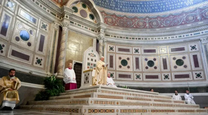 Papa Leão XIV na basílica de São João de Latrão, em Roma ?? 