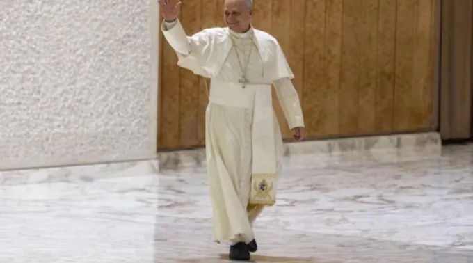 Papa Leão XIV chega à Aula Paulo VI, no Vaticano ?? 