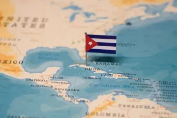 Mapa e bandeira de Cuba
