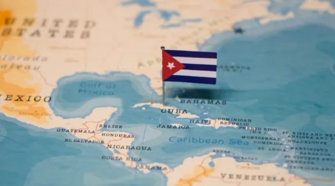 Mapa e bandeira de Cuba ?? 