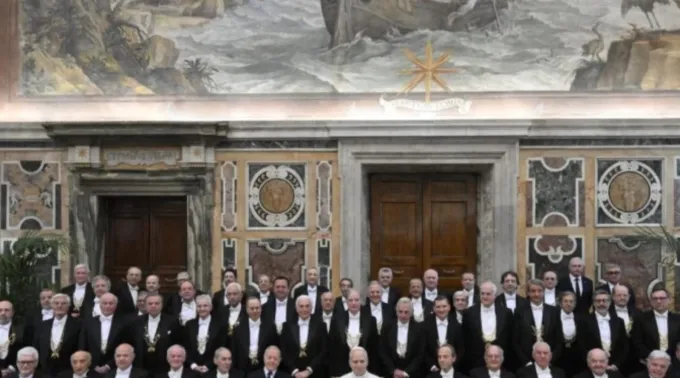 Papa Leão XIV recebendo os gentis-homens de Sua Santidade no Vaticano em 1 de fevereiro de 2026 ?? 
