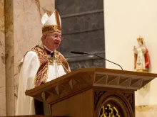 O bispo de Green Bay, Wisconsin, EUA, David Ricken.