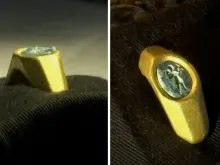 Anel paleocristão gravado com a imagem do Bom Pastor, encontrado submerso no Mar de Israel