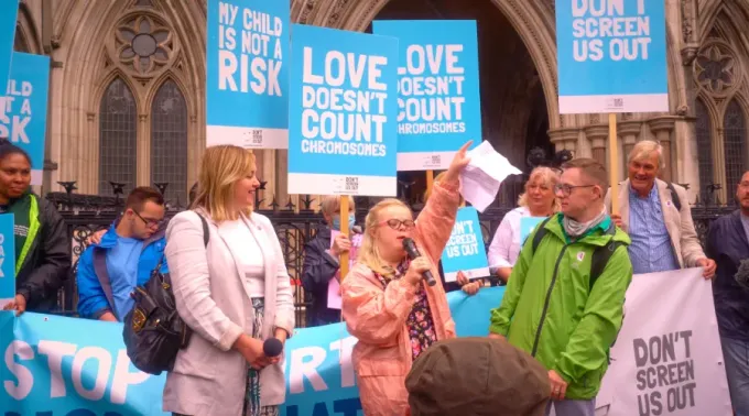 070721_HeidiCrowter_DontScreenUsOut_FlickrCC-BY-2.0.jpg ?? 