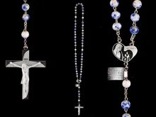 Terço comemorativo do Centenário das Aparições de Fátima.