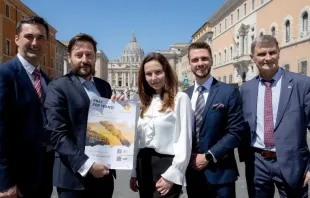 Krzysztof Gawrysiak com a sua mulher Aneta Gawrysiak e outros membros do “Palnik”.