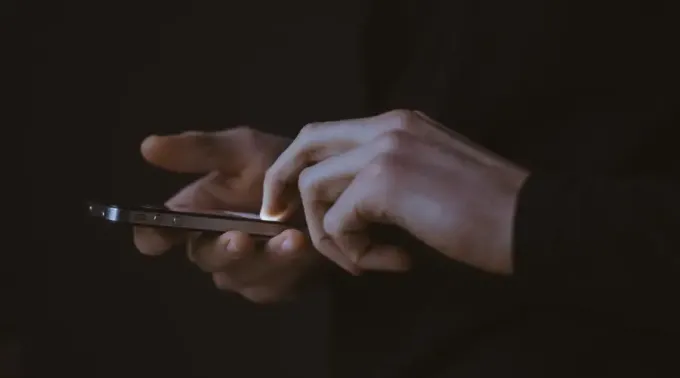 250122_mensaje-de-texto-celular-Gilles-Lambert-Unsplash.webp ?? 