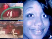  Os gêmeos recém-nascidos.