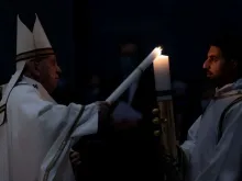 Papa Fracisco na vigília pascoal de 2021 em Roma.