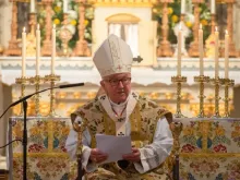 cardeal vincent nichols celebra missa votiva pontifícia em 2021.