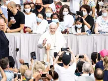 Papa Francisco no pátio de São Dâmaso para a catequese desta quarta-feira,12