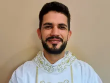Padre Douglas Ferreira Leite.