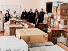 Material de ajuda aos ucranianos deslocados internamente