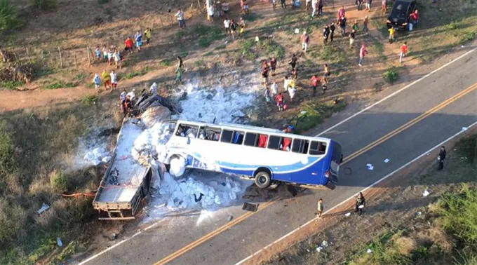 AcidenteOnibusRomeirosCE14122018_Twitter.jpg ?? 