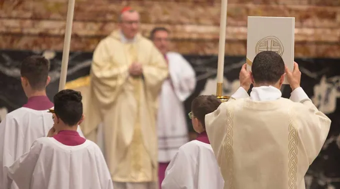 AcolitosVaticano_DanielIbanezACIPrensa_170517.jpg ?? 