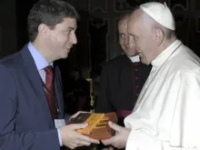 Alejandro Marius e Papa Francisco 