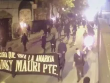 Anarquistas atacam as ruas de Santiago
