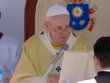 Papa Francisco durante a oração do Ângelus em Budapeste.