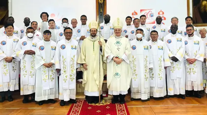 Aniversario-de-la-Iglesia-en-Mongolia---150722.webp ?? 