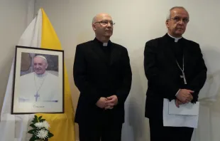 Anúncio da visita do Papa Francisco ao Chile: Secretário Geral da CeCh, Dom Fernando Ramos e o Núncio Apostólico no Chile, Dom Ivo Scapolo 