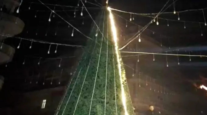 ArbolDeNavidadAlepo_CapturaVideoAlexandreGoodarzy_191216.jpg ?? 