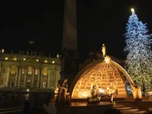 Presépio e árvore de Natal no Vaticano (2022