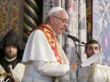 Papa dirige seu discurso na Catedral. Crédito: Captura Youtube