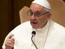 Papa fala aos Bispos italianos.