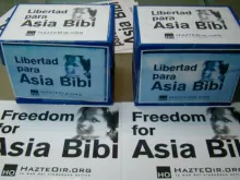 Cartazes pedindo a libertação de Asia Bibi.