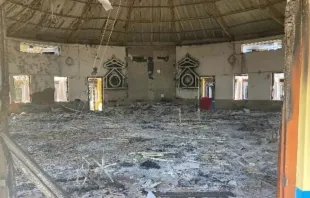 Ataque incendiário na Paróquia de São Paulo e Centro de Formação Pastoral em Sangaiprou, Manipur, Índia, em 3 de maio de 2023