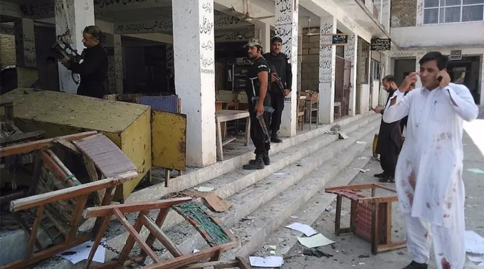 AtaquePakistan_TwitterCNN_02092016.jpg ?? 