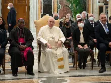 Papa recebe fundação "Eu tive sede"