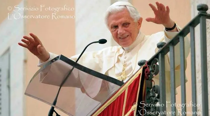 BXVI_LOsservatoreRomano.jpg ?? 