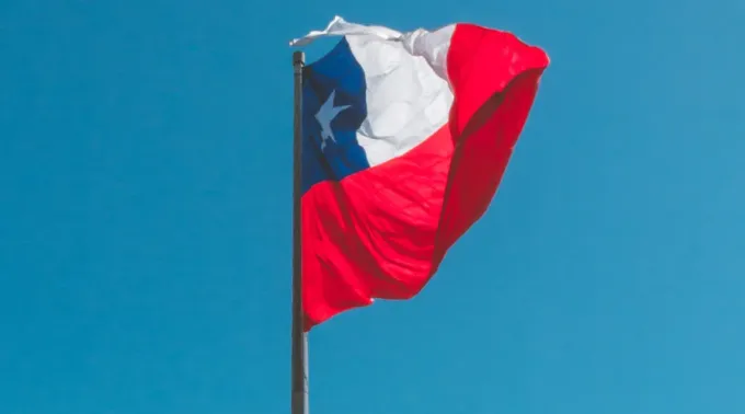 Bandera-Chile-Allan-Rodriguez-Unsplash_19042021.jpg