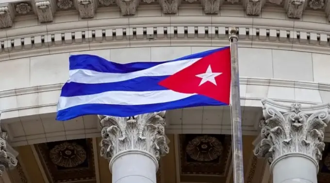 Bandera-Cuba-Jeremy-Zero-Unsplash-310721.webp ?? 