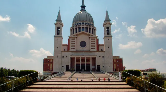 Basilica_Don_Bosco.jpg ?? 