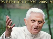 Imagem do selo comemorativo do pontificado de Bento XVI